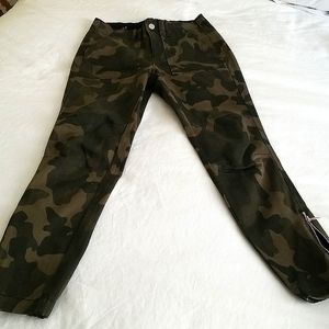 WHBM Camo Utility Pants, Stretchy Sz 2